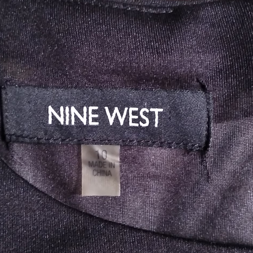 Interesting Design Excellent Condition - image 5